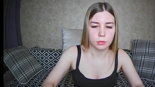 Snapshot of ElllaNuar chatting on 11, 12, 2024 ElllaNuar online show from 11, 12, 2024