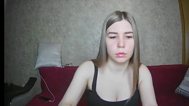 Snapshot of ElllaNuar chatting on 11, 3, 2025 ElllaNuar online show from 11, 3, 2025