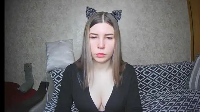 Snapshot of ElllaNuar chatting on 10, 2, 2025 ElllaNuar online show from 10, 2, 2025