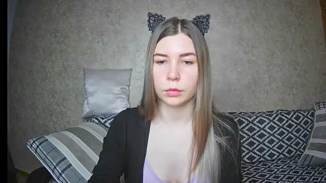 Snapshot of ElllaNuar chatting on 3, 2, 2025 ElllaNuar online show from 3, 2, 2025