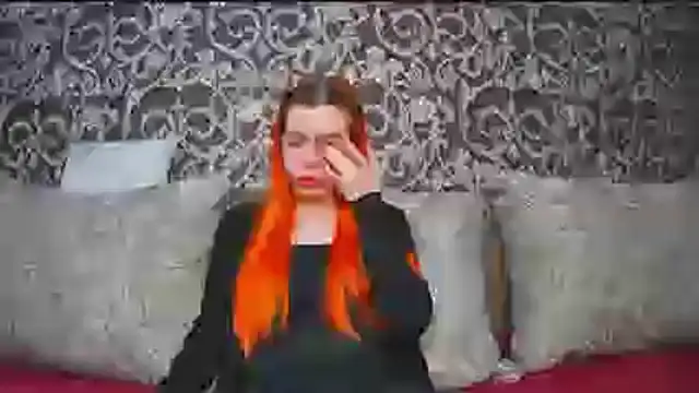 Snapshot of ElllaNuar chatting on 12, 11, 2025 ElllaNuar online show from 12, 11, 2025