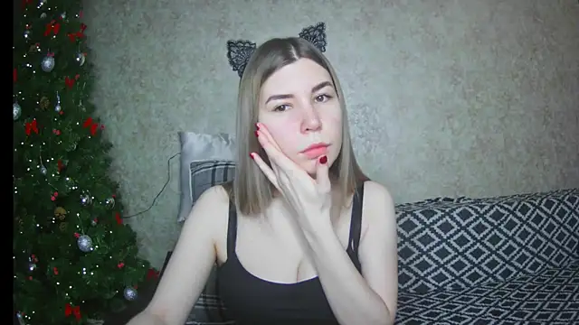 Snapshot of ElllaNuar chatting on 22, 1, 2025 ElllaNuar online show from 22, 1, 2025