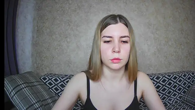 Snapshot of ElllaNuar chatting on 9, 12, 2024 ElllaNuar online show from 9, 12, 2024