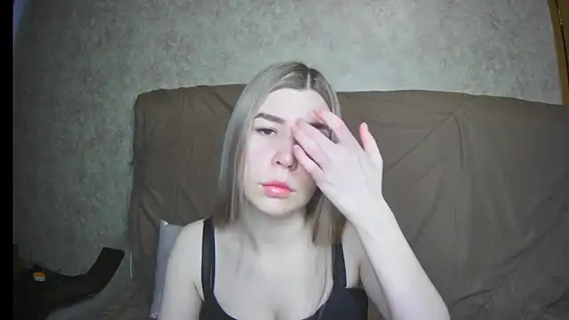 Snapshot of ElllaNuar chatting on 12, 3, 2025 ElllaNuar online show from 12, 3, 2025