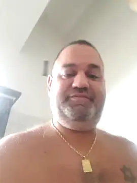 Snapshot of your_man85 chatting on 1, 2, 2025 your man85 online show from 1, 2, 2025