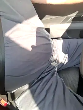 Snapshot of your_man85 chatting on 15, 12, 2025 your man85 online show from 15, 12, 2025