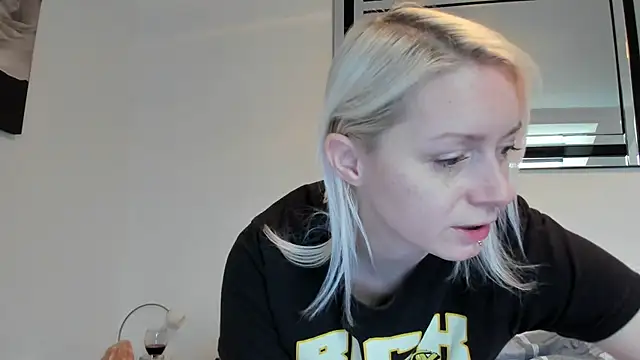 BetterThanYourEx69 online show from 12, 11, 2025