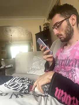 EE123458 online show from 12, 9, 2025