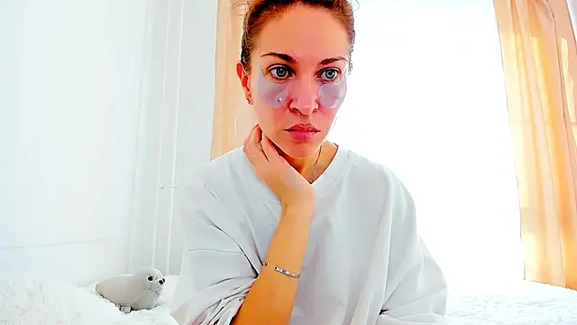 Snapshot of Mona_Cruz chatting on 26, 2, 2025 Mona Cruz online show from 26, 2, 2025