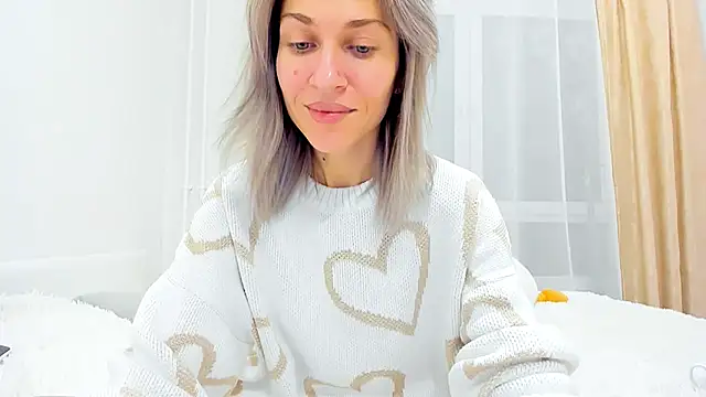 Snapshot of Mona_Cruz chatting on 5, 2, 2025 Mona Cruz online show from 5, 2, 2025