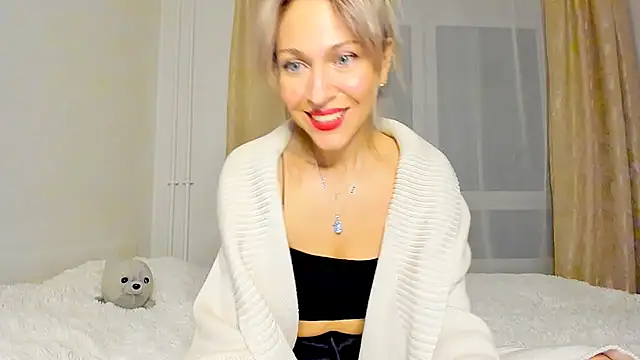 Snapshot of Mona_Cruz chatting on 10, 3, 2025 Mona Cruz online show from 10, 3, 2025