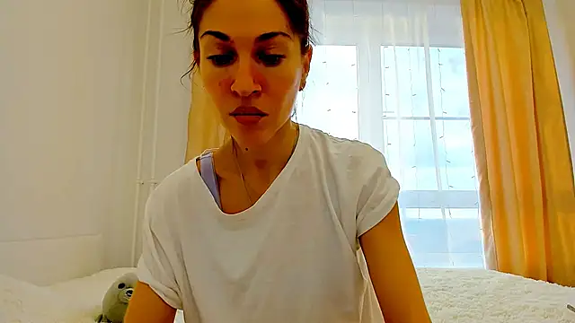 Snapshot of Mona_Cruz chatting on 2, 2, 2025 Mona Cruz online show from 2, 2, 2025