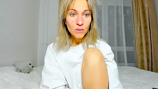 Snapshot of Mona_Cruz chatting on 22, 2, 2025 Mona Cruz online show from 22, 2, 2025