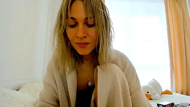 Snapshot of Mona_Cruz chatting on 19, 2, 2025 Mona Cruz online show from 19, 2, 2025