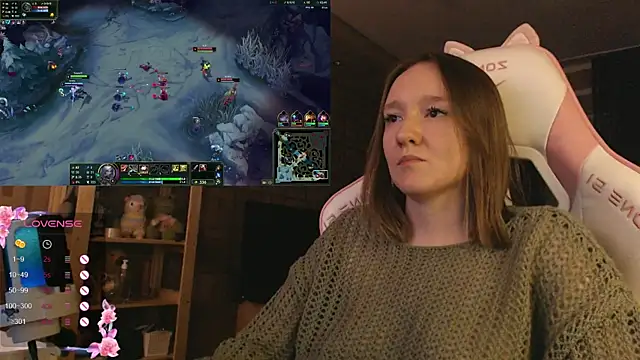 Snapshot of MoonlishSiren chatting on 25, 11, 2025 MoonlishSiren online show from 25, 11, 2025