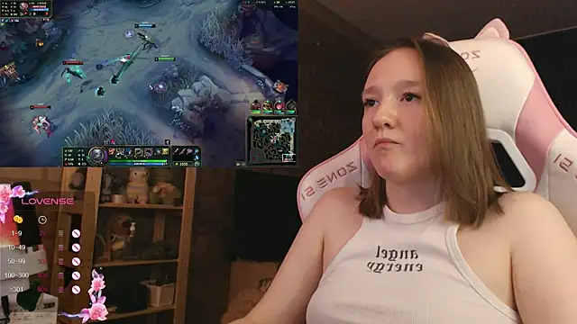 Snapshot of MoonlishSiren chatting on 23, 11, 2025 MoonlishSiren online show from 23, 11, 2025