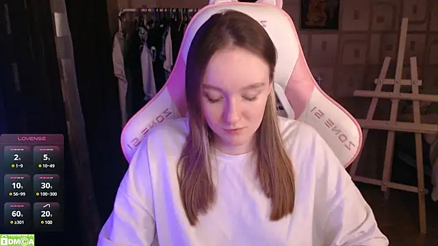 Snapshot of MoonlishSiren chatting on 15, 3, 2025 MoonlishSiren online show from 15, 3, 2025