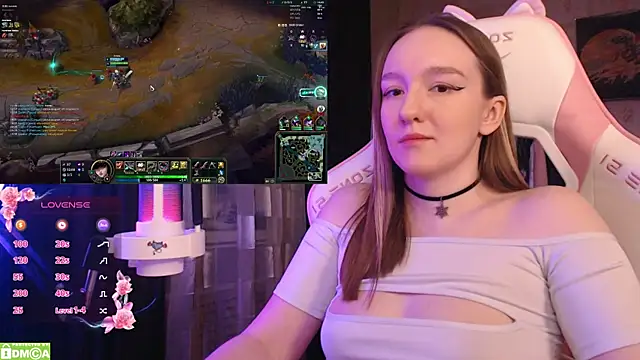 Snapshot of MoonlishSiren chatting on 15, 2, 2025 MoonlishSiren online show from 15, 2, 2025