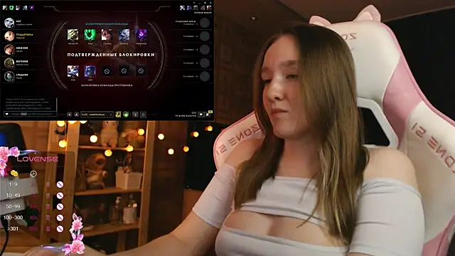 Snapshot of MoonlishSiren chatting on 26, 10, 2025 MoonlishSiren online show from 26, 10, 2025