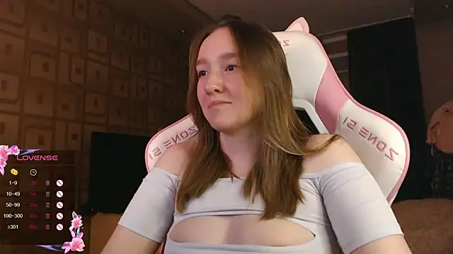 Snapshot of MoonlishSiren chatting on 5, 10, 2025 MoonlishSiren online show from 5, 10, 2025