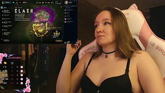 Snapshot of MoonlishSiren chatting on 14, 12, 2025 MoonlishSiren online show from 14, 12, 2025