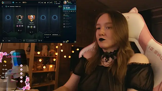 Snapshot of MoonlishSiren chatting on 31, 10, 2025 MoonlishSiren online show from 31, 10, 2025