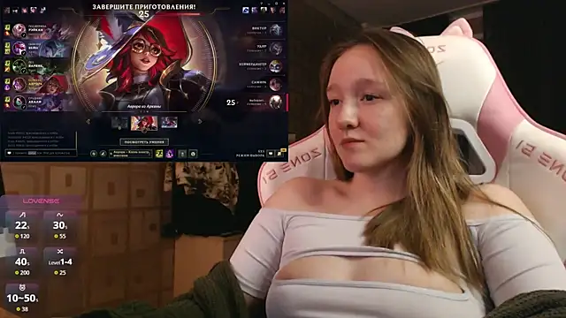 Snapshot of MoonlishSiren chatting on 28, 9, 2025 MoonlishSiren online show from 28, 9, 2025