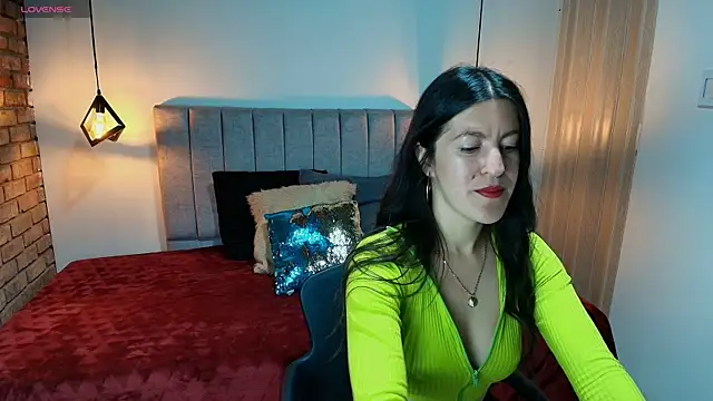 Snapshot of LiaCooper_ chatting on 8, 6, 2026 LiaCooper online show from 8, 6, 2026