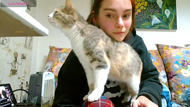 Sophie Bell online show from 19, 2, 2025