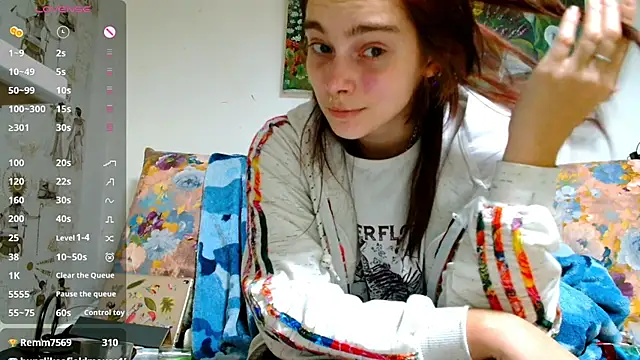 Sophie Bell online show from 2, 2, 2025