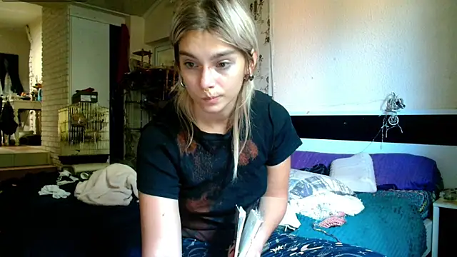 Sophie Bell online show from 13, 9, 2025