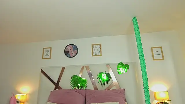 KendalMilleer online show from 16, 3, 2025