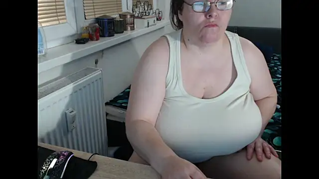 Sweetboobs online show from 3, 4, 2026