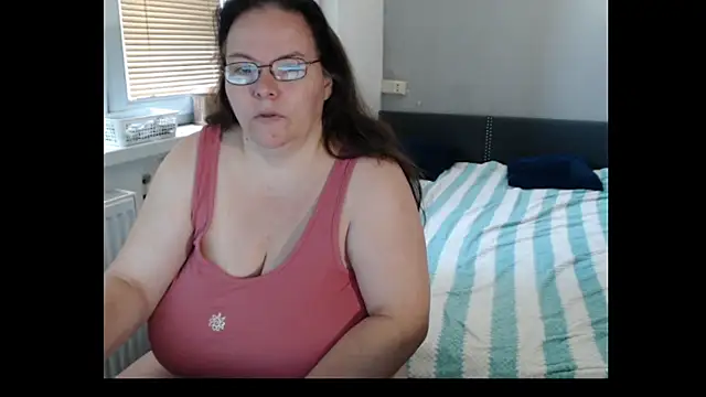 Sweetboobs online show from 6, 7, 2026