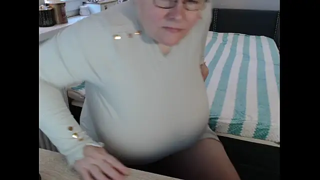 Sweetboobs online show from 11, 1, 2026