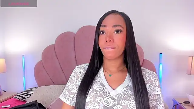 Nicole Paradise online show from 11, 2, 2026