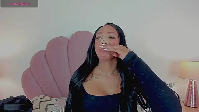 Nicole Paradise online show from 3, 10, 2025