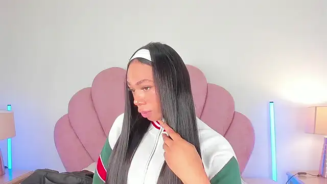 Nicole Paradise online show from 26, 3, 2026