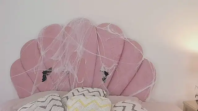 Nicole Paradise online show from 22, 10, 2025