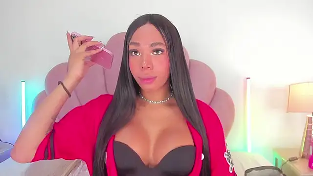 Nicole Paradise online show from 7, 4, 2026