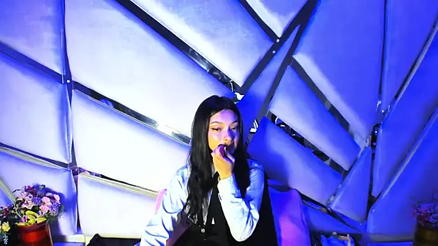 Aurora 18 online show from 30, 10, 2025