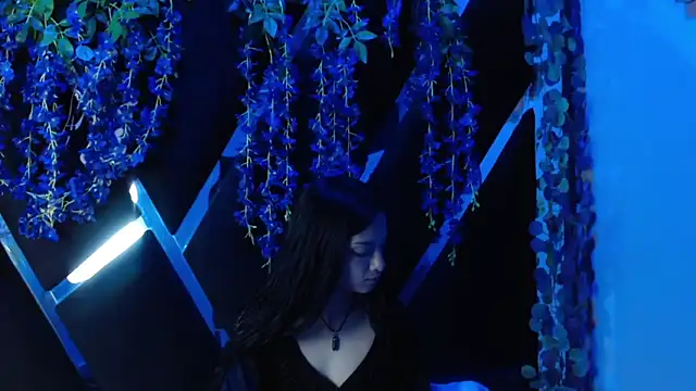 Aurora 18 online show from 18, 9, 2025