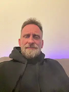 Bro4bro0040 online show from 10, 4, 2026