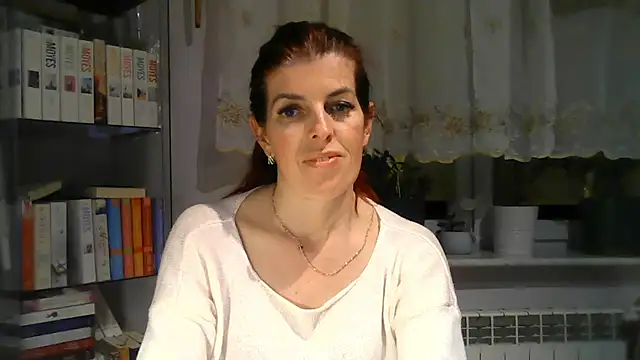 Snapshot of SophieLux82 chatting on 9, 3, 2025 SophieLux82 online show from 9, 3, 2025