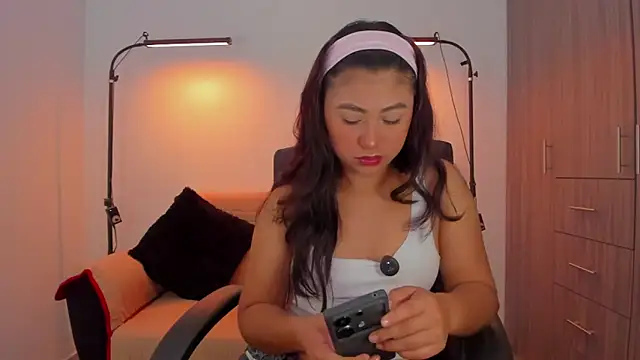 cloy baby   online show from 10, 4, 2026