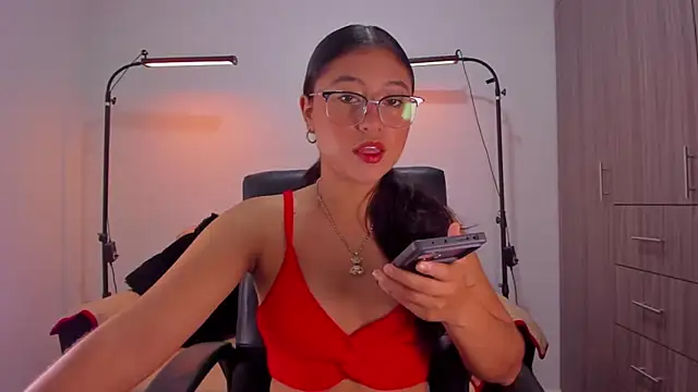 cloy baby   online show from 4, 6, 2026