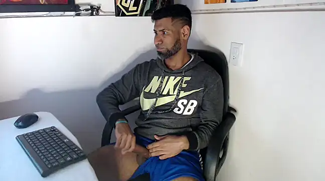 Snapshot of Enriblack92 chatting on 3, 12, 2024 Enriblack92 online show from 3, 12, 2024