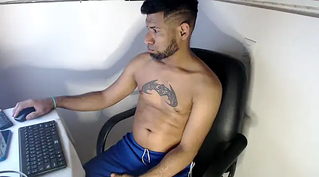 Snapshot of Enriblack92 chatting on 4, 12, 2024 Enriblack92 online show from 4, 12, 2024