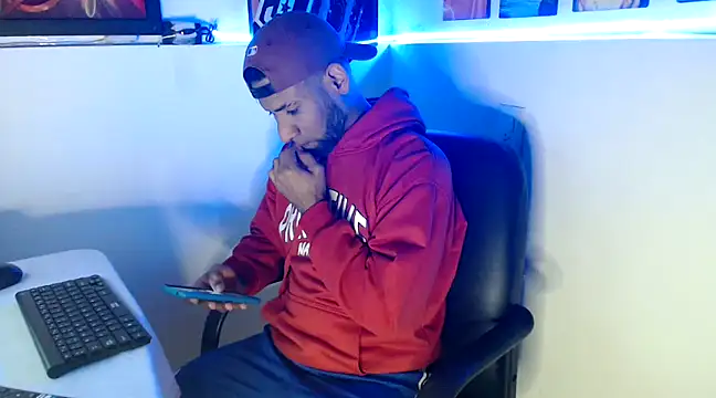 Snapshot of Enriblack92 chatting on 2, 12, 2024 Enriblack92 online show from 2, 12, 2024