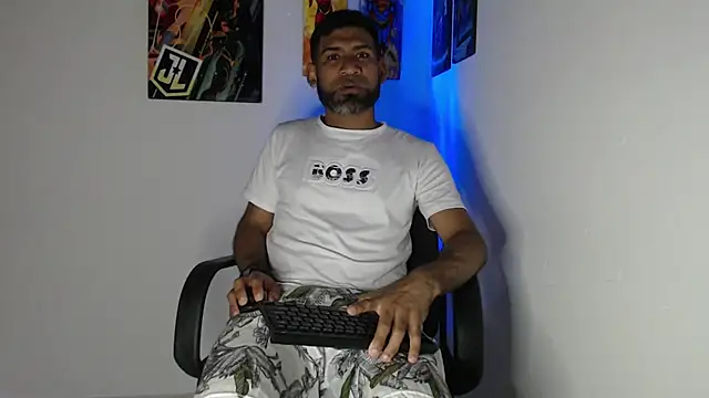 Snapshot of Enriblack92 chatting on 21, 12, 2024 Enriblack92 online show from 21, 12, 2024